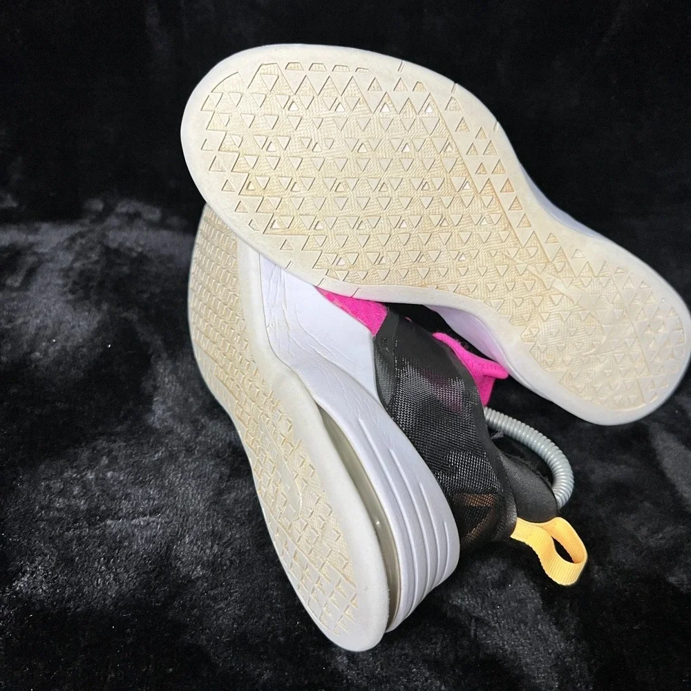 Nike Air Max Bella TR 2 AQ7492-600 Womens 9 Training Shoes Laser Fuchsia Sneaker